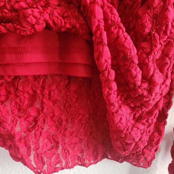 Red Textured Mesh Stretchy Top - Picture 3 of 4